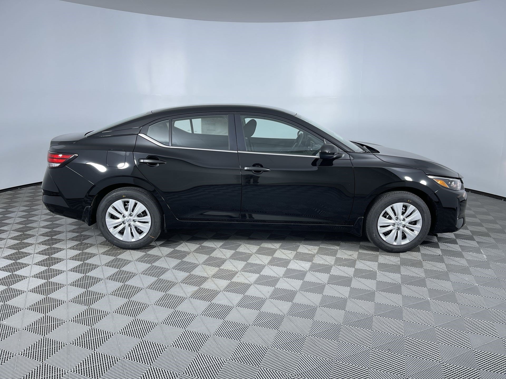 Certified 2025 Nissan Sentra S FWD image 10