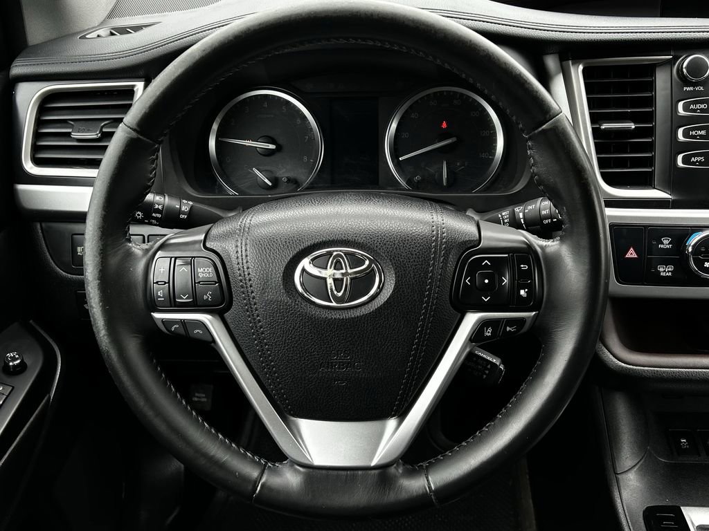 Used 2017 Toyota Highlander XLE FWD image 14