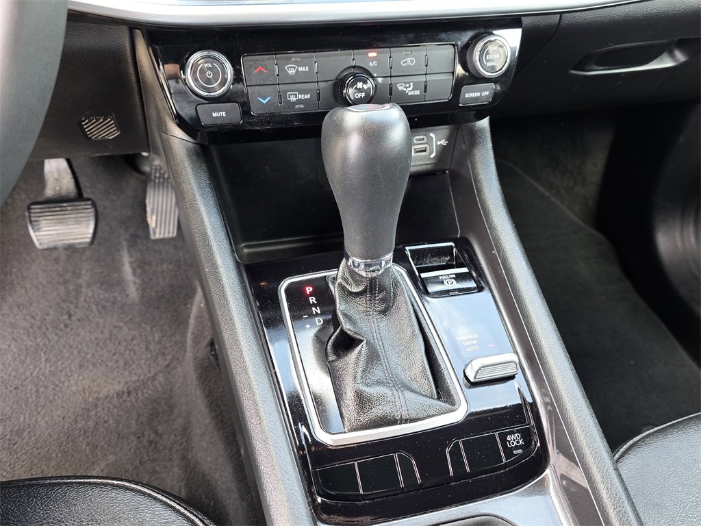 Used 2024 Jeep Compass Latitude image 17