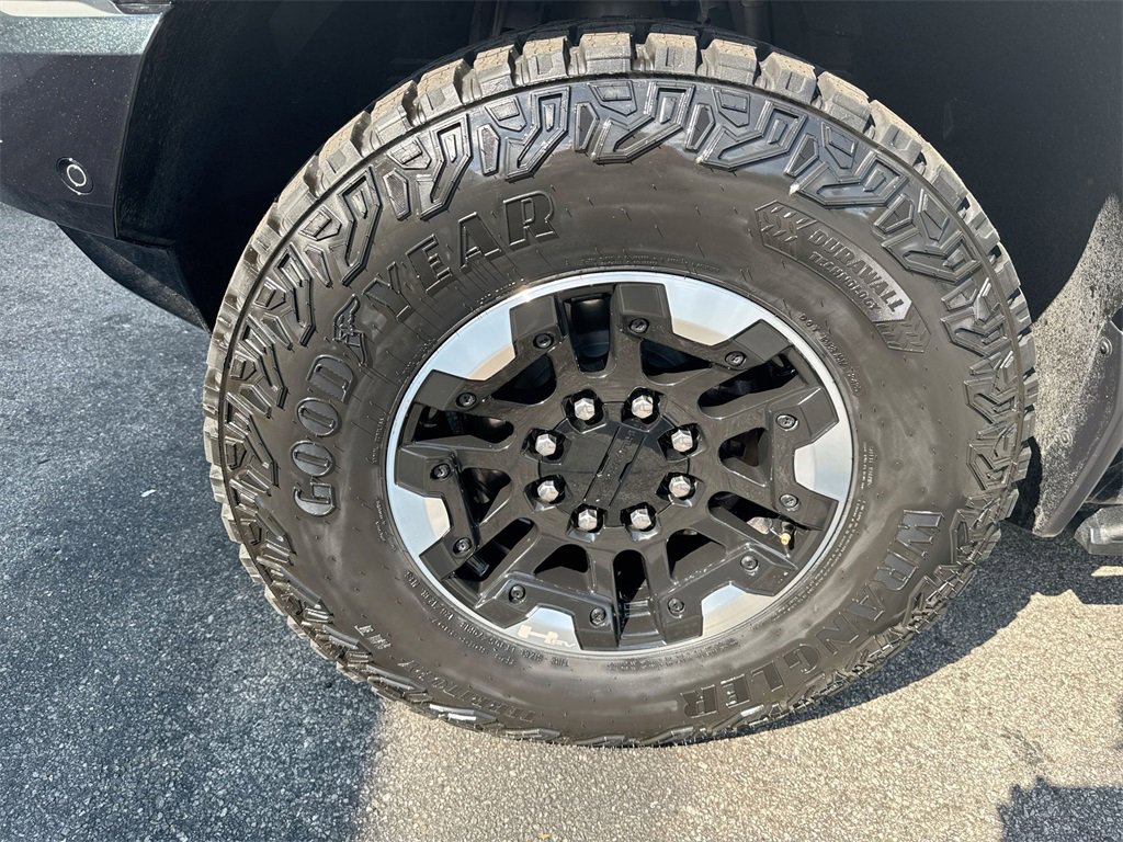 Used 2024 GMC Hummer EV 2X w/ Extreme Off-Road Package image 12