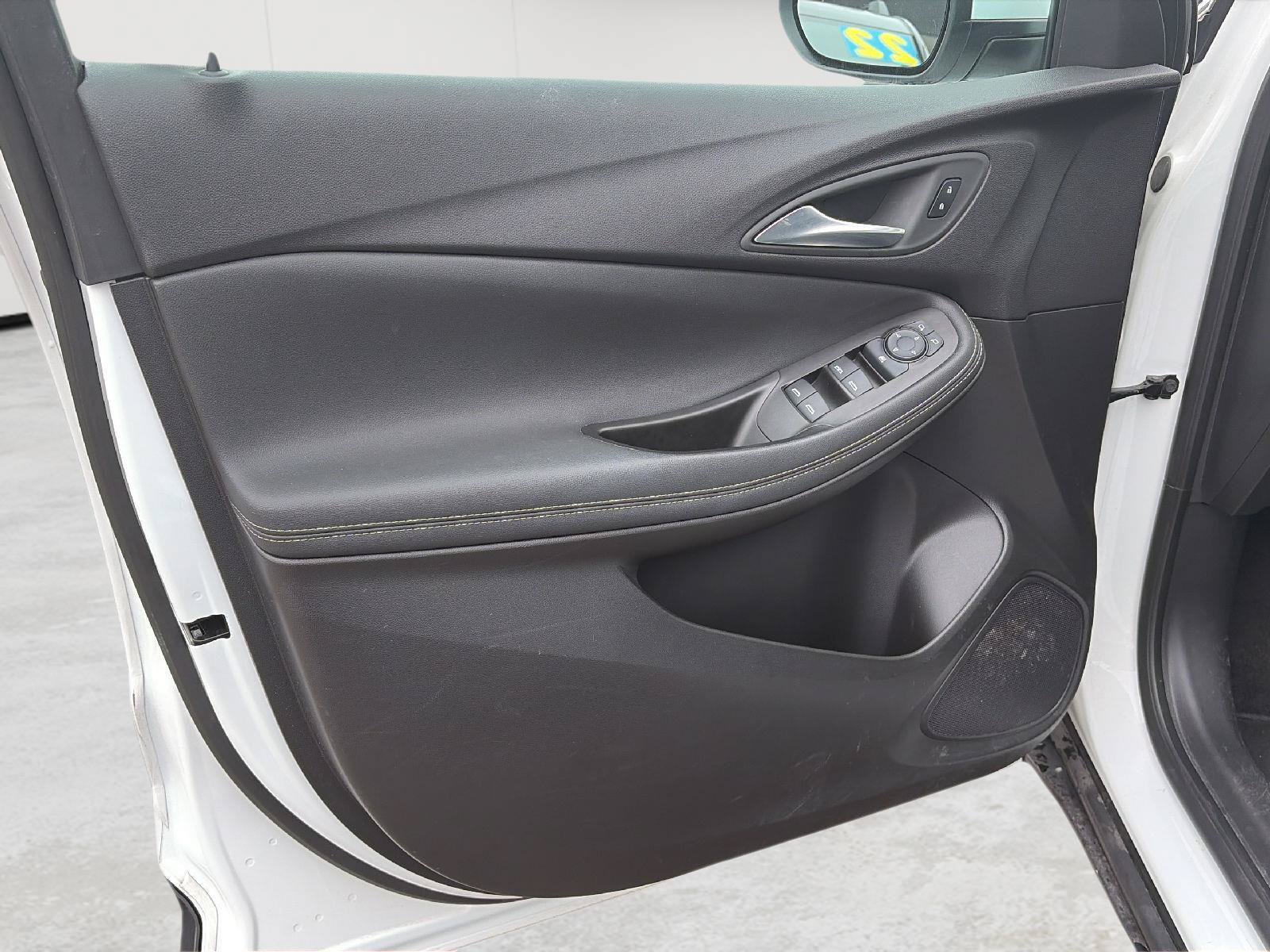 Certified 2024 Buick Encore GX Preferred w/ Comfort Package FWD image 12