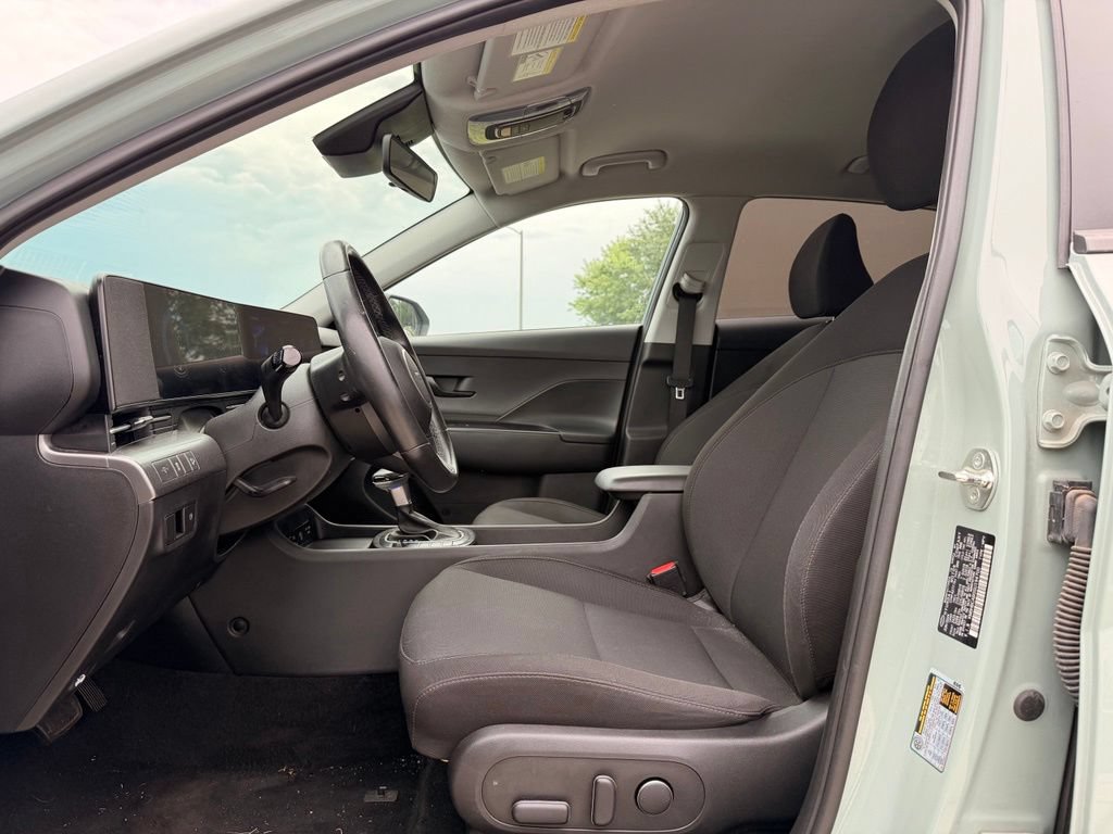 Used 2025 Hyundai Kona SEL AWD/4WD image 2