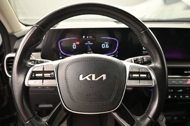 Used 2025 Kia Telluride S FWD image 23