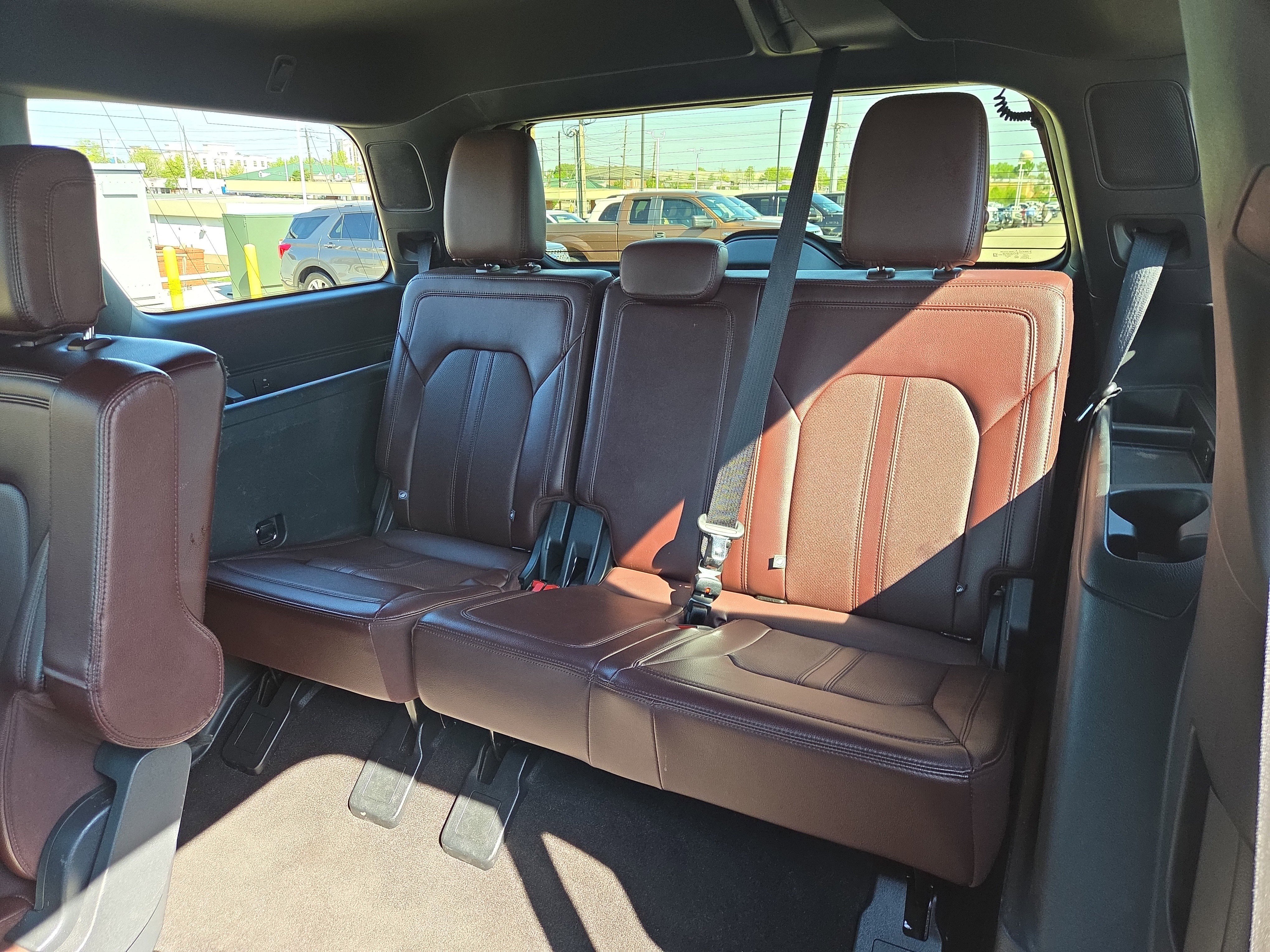 Used 2023 Ford Expedition Limited image 12