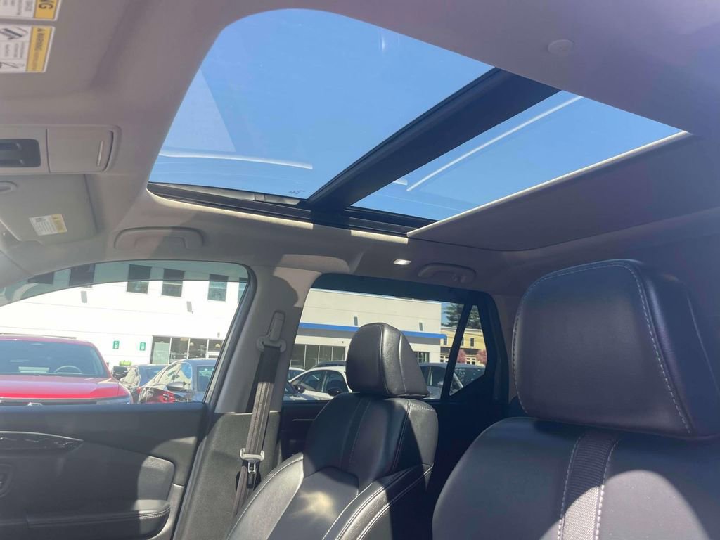 Certified 2024 Honda Pilot Touring image 19