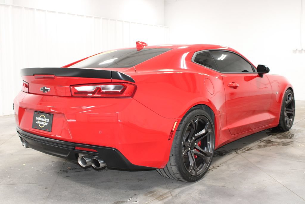 Used 2018 Chevrolet Camaro SS RWD image 9