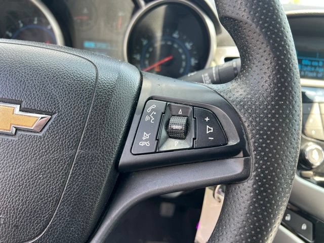 Used 2014 Chevrolet Cruze LS FWD image 14