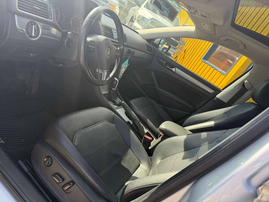 Used 2014 Volkswagen Passat TDI SE FWD image 16