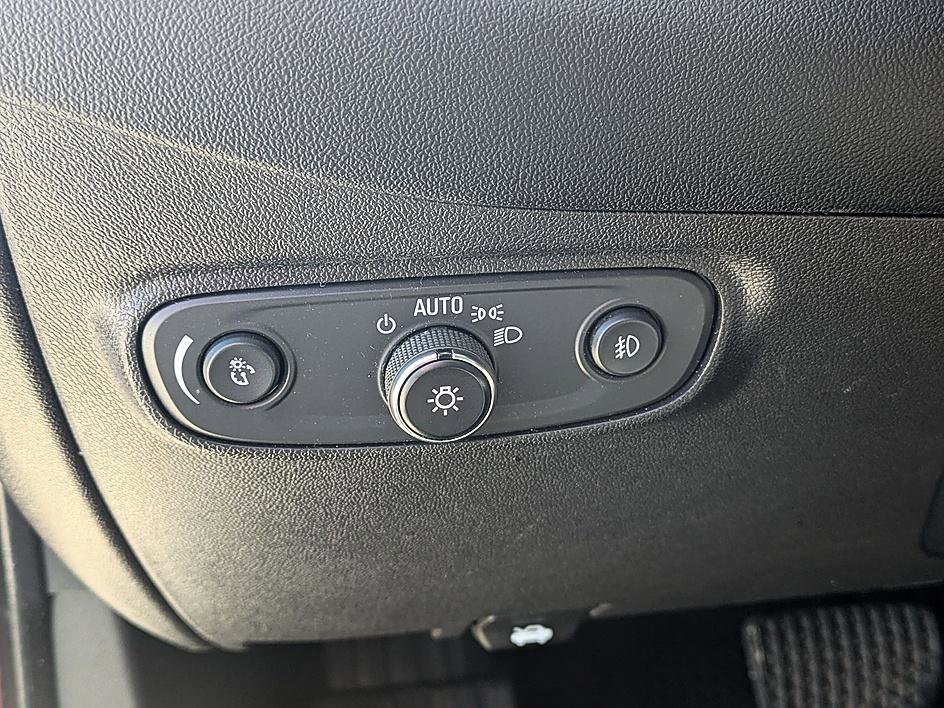 Used 2020 Chevrolet Equinox LT image 17