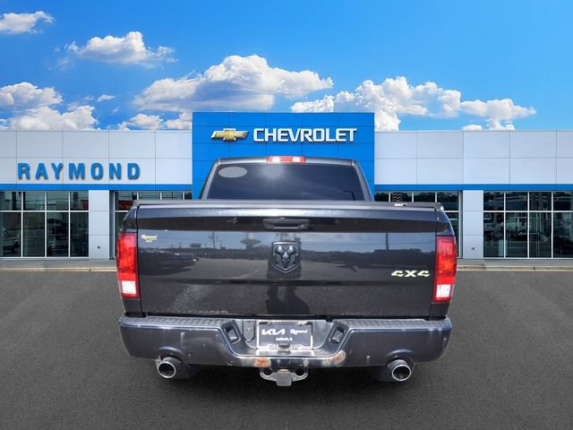 Used 2017 RAM 1500 Express w/ Black Ram 1500 Express Group AWD/4WD image 4