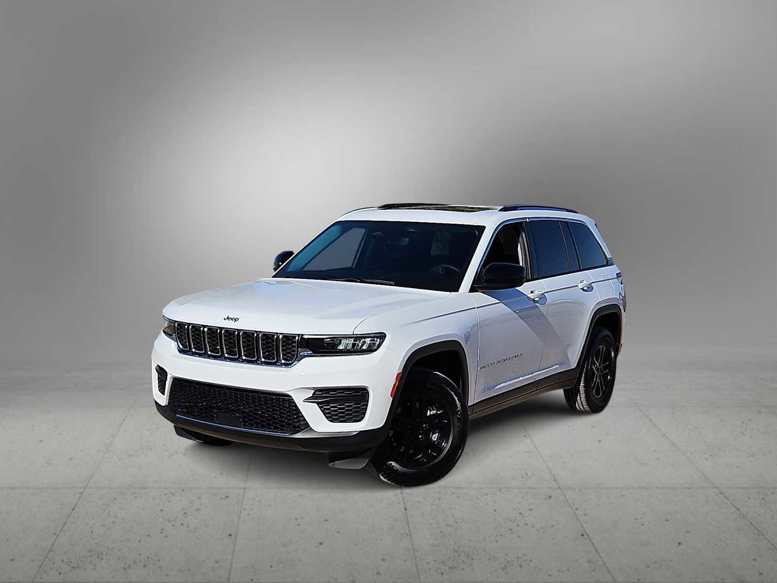 Used 2023 Jeep Grand Cherokee Laredo