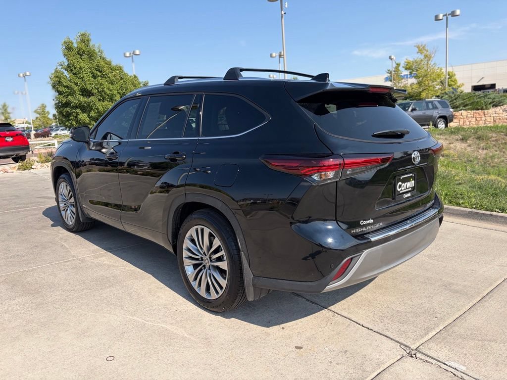 Used 2026 Toyota Highlander Platinum AWD/4WD image 3