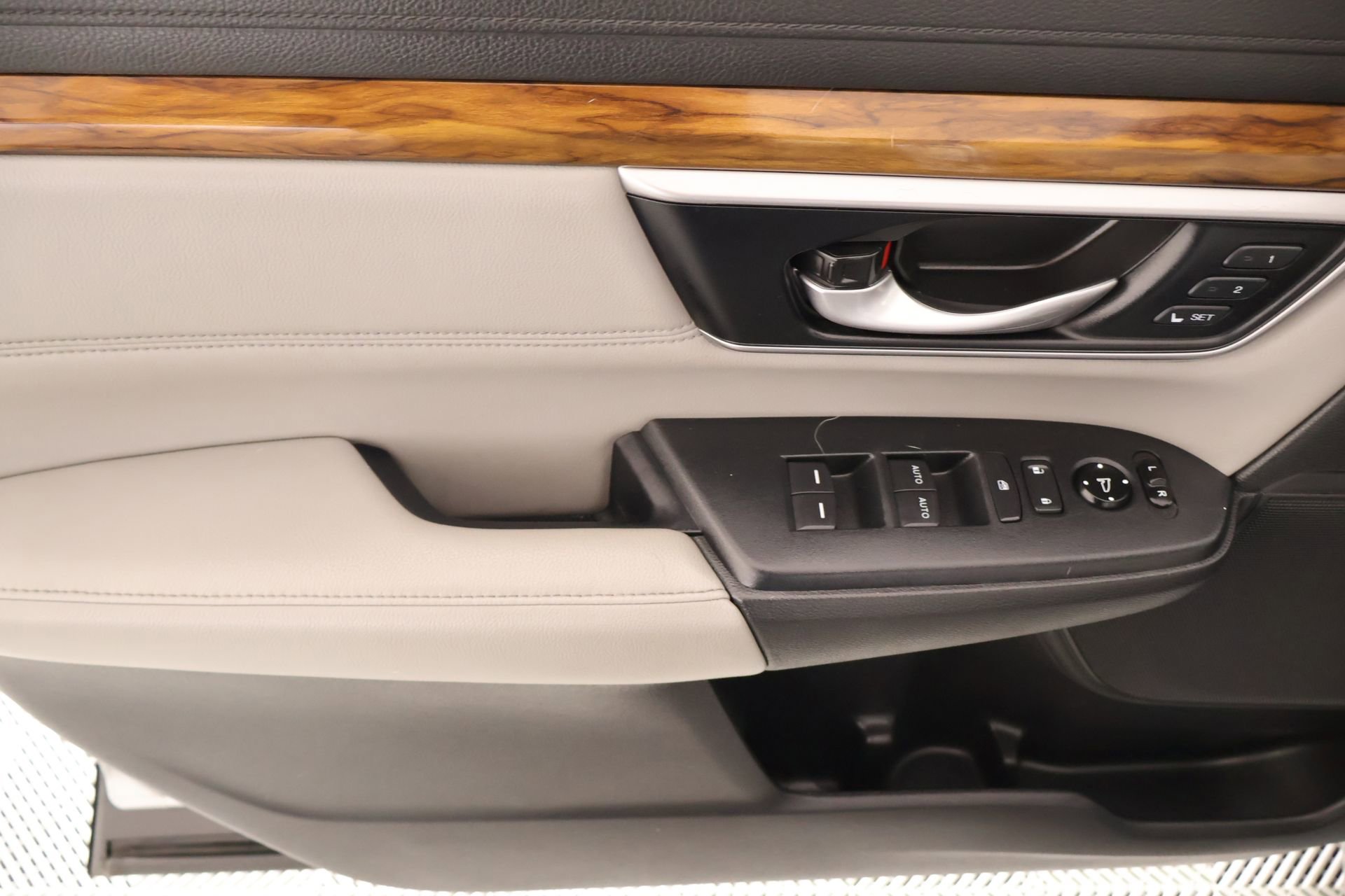 Used 2020 Honda CR-V EX-L image 16