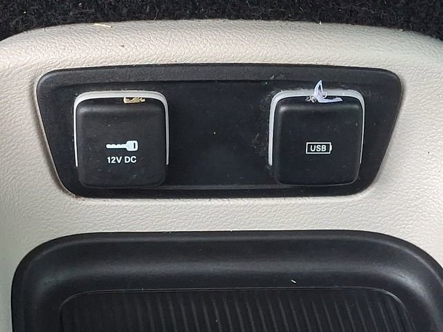 Used 2018 Chrysler Pacifica Touring-L image 24