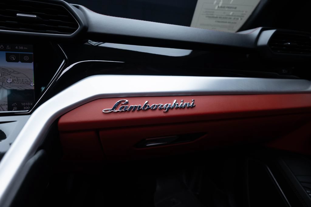 Used 2022 Lamborghini Urus AWD/4WD image 43