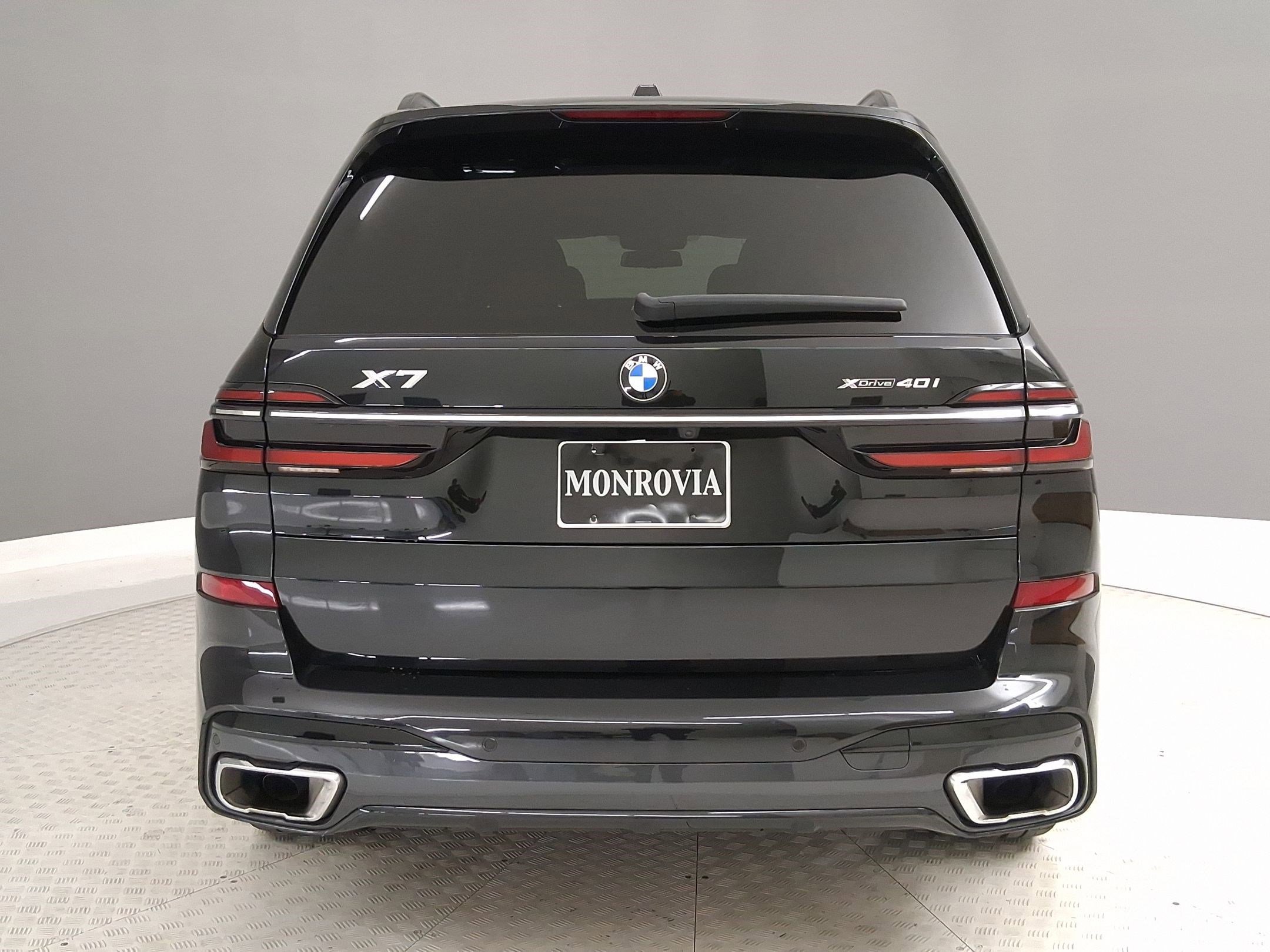 Used 2023 BMW X7 xDrive40i w/ M Sport Package image 8