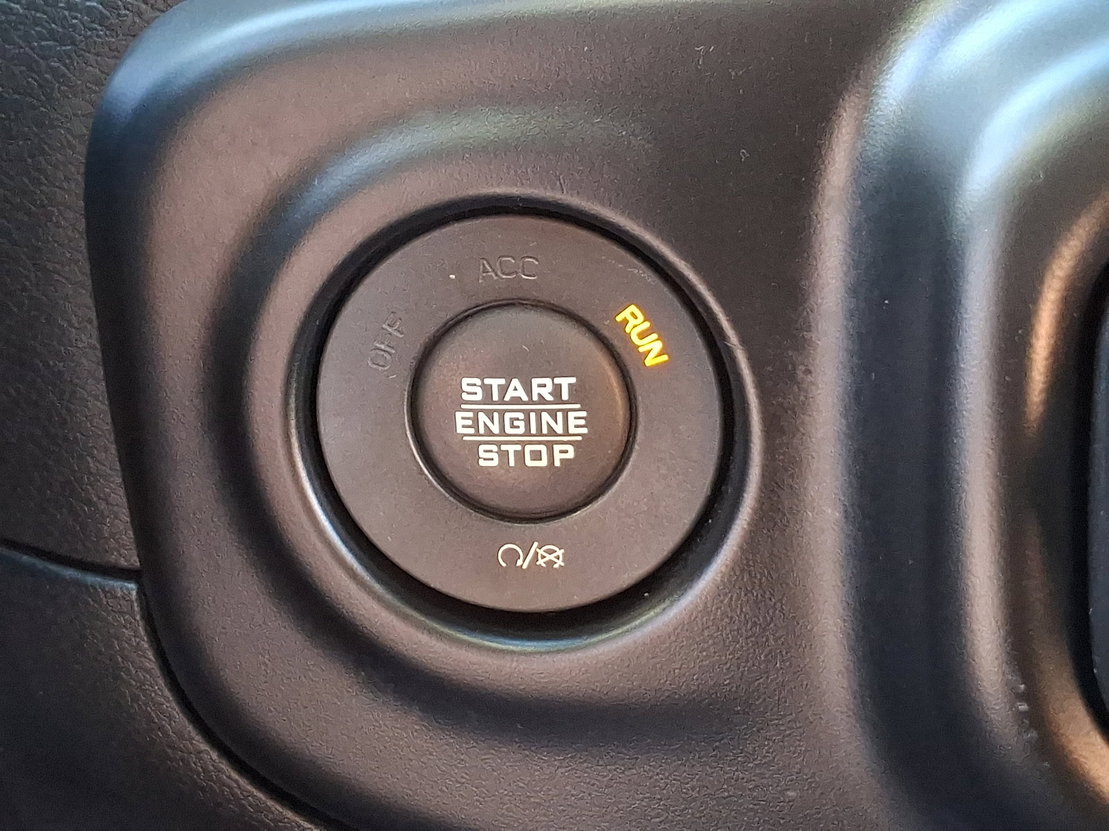 Used 2020 Jeep Wrangler Unlimited Sahara image 23