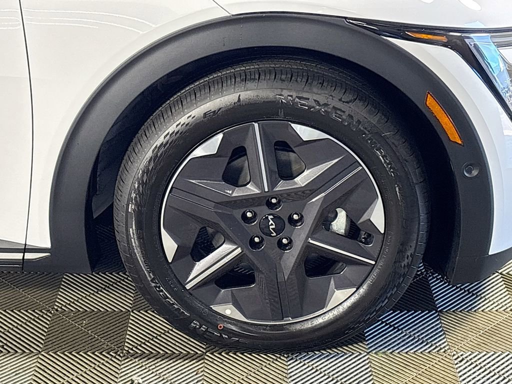 New 2025 Kia EV6 Light w/ Light LR Technology Package image 24