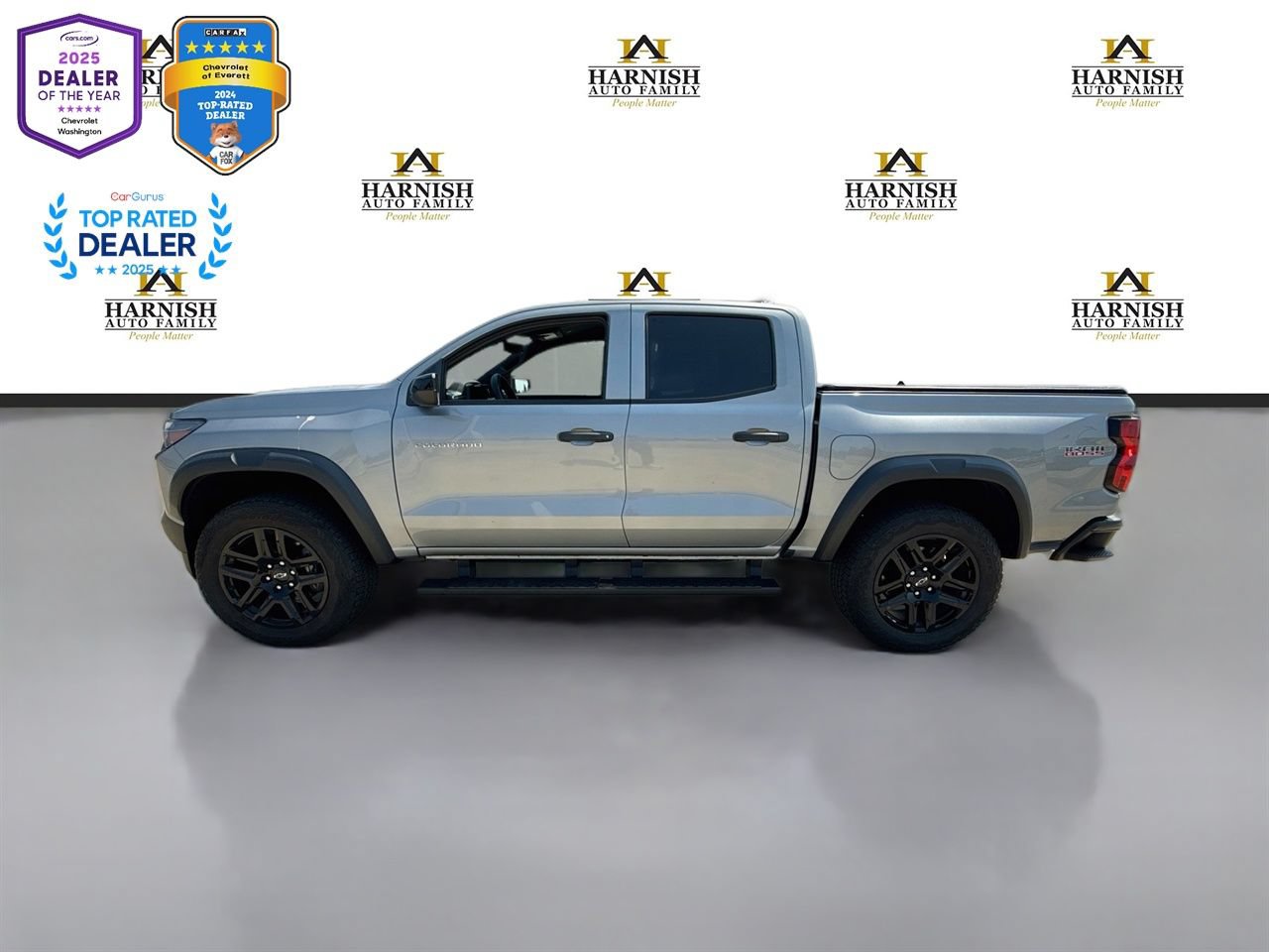 Used 2023 Chevrolet Colorado Trail Boss w/ Advanced Trailering Package AWD/4WD image 2