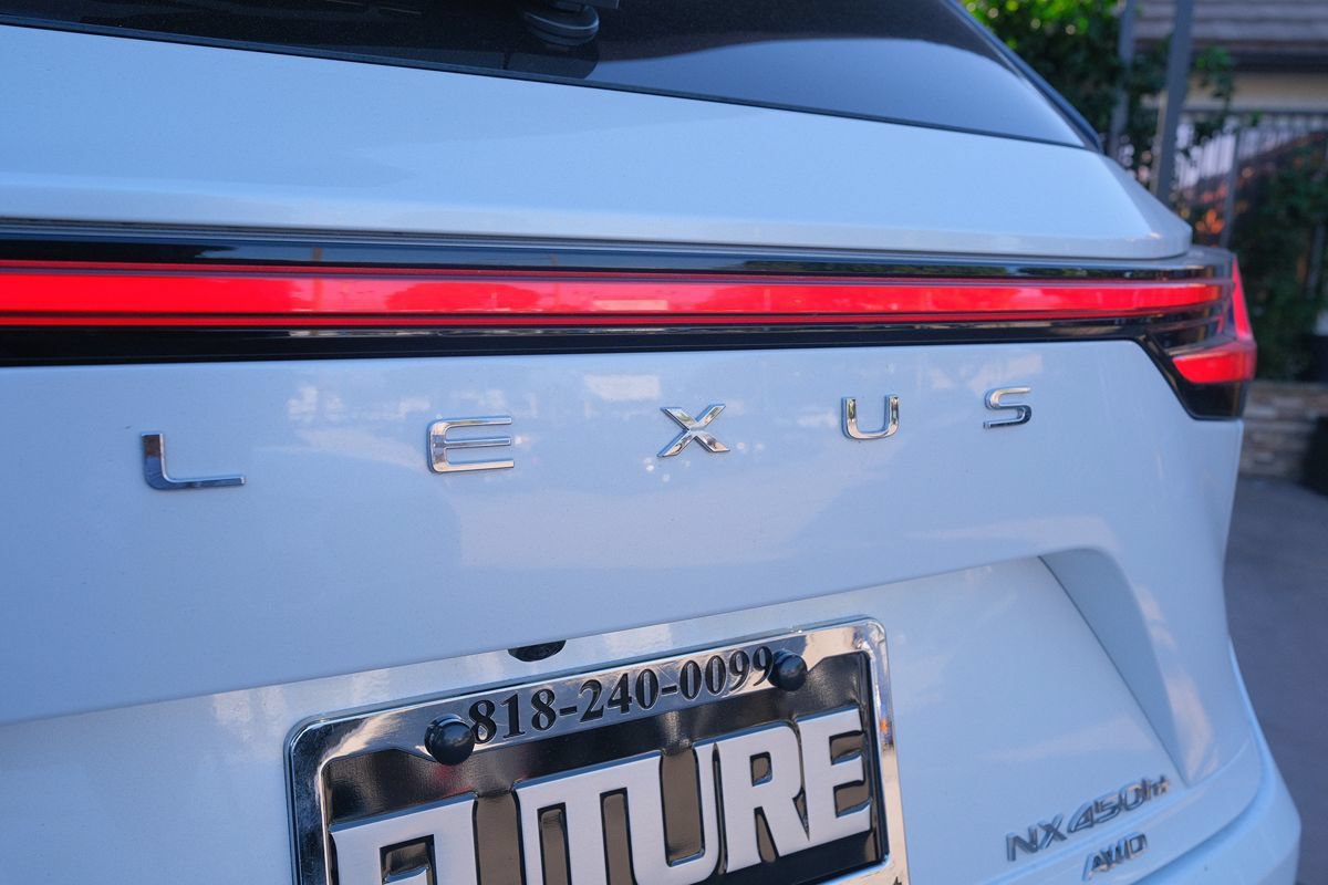 Used 2022 Lexus NX 450h+ AWD w/ Vision Package image 38