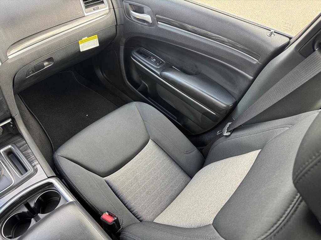 Used 2019 Chrysler 300 Touring w/ Sport Appearance Package image 19