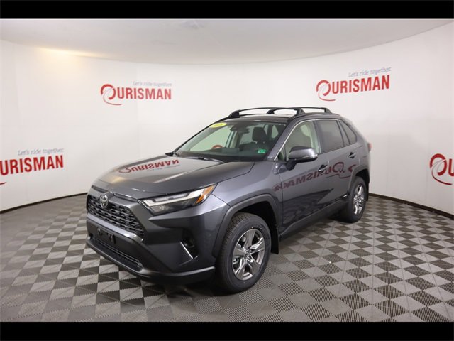 Used 2025 Toyota RAV4 XLE image 4