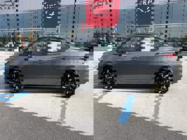 New 2025 Nissan Versa SR w/ Trunk Package image 2