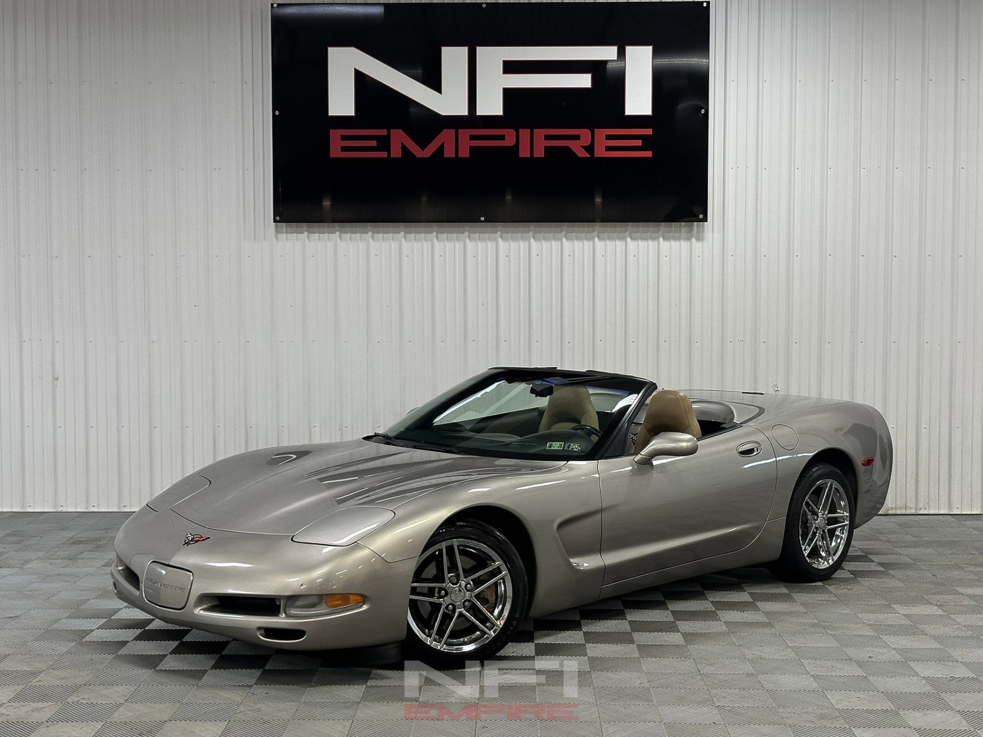 Used 2000 Chevrolet Corvette Convertible 2D w/ Memory Pkg image 1