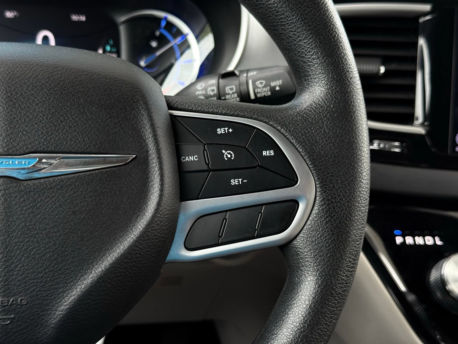 Used 2018 Chrysler Pacifica Touring Plus FWD image 36