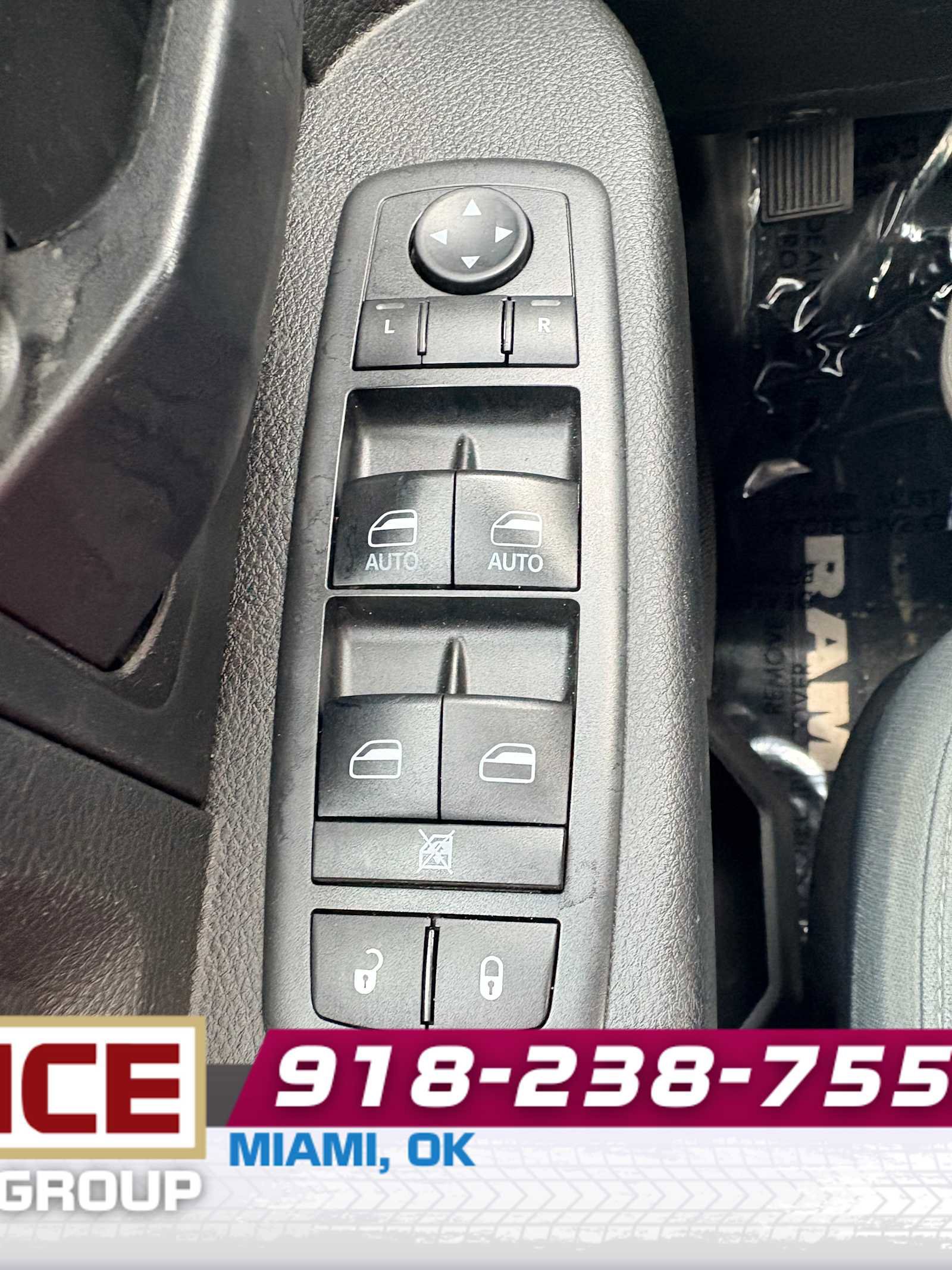 Used 2018 RAM 2500 Tradesman w/ Chrome Appearance Group image 32