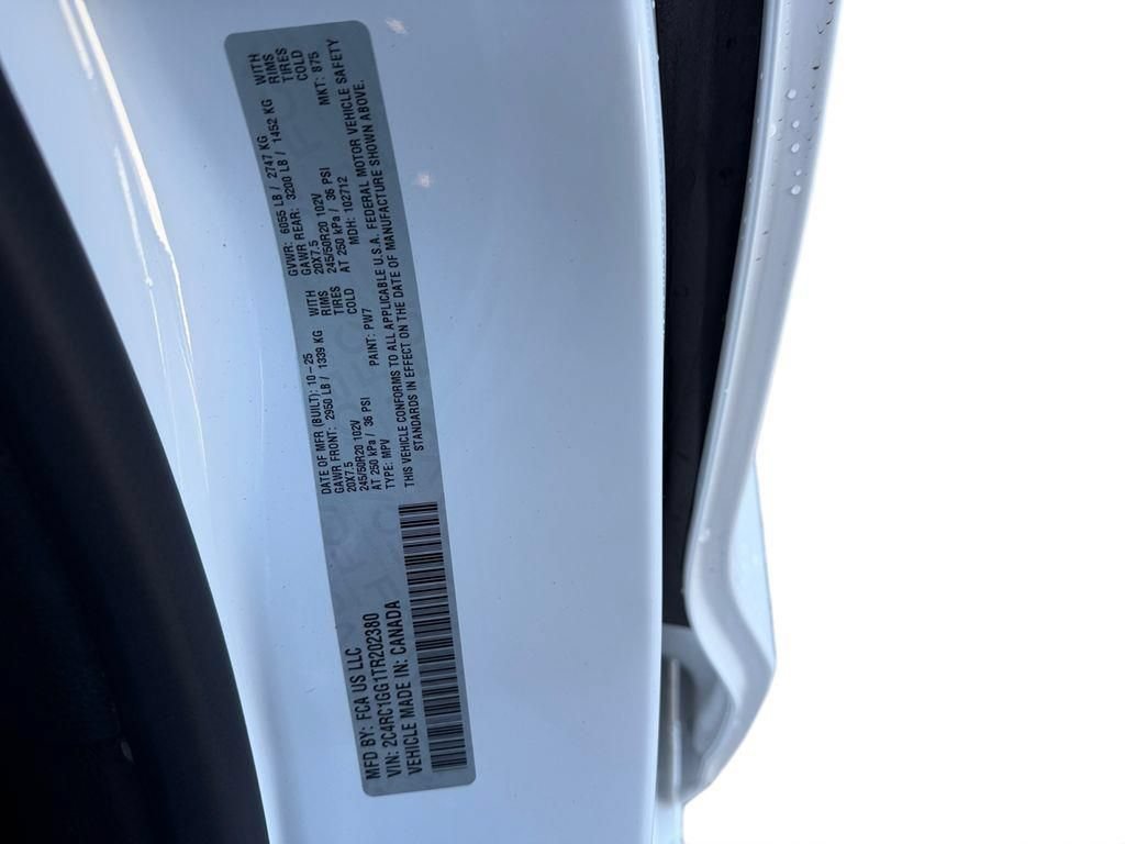 New 2026 Chrysler Pacifica Limited w/ Uconnect Theater Family Group FWD image 36