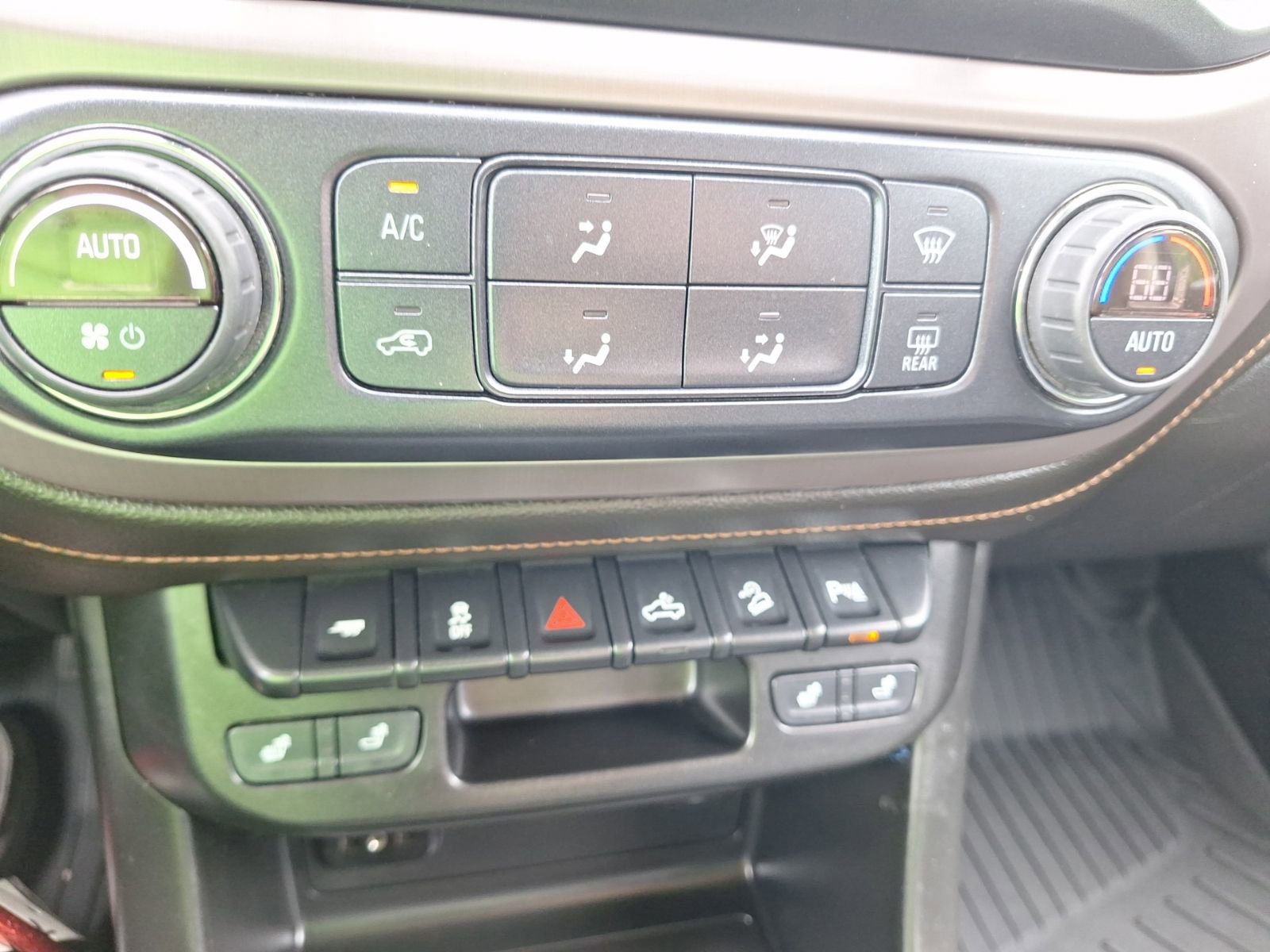 Used 2022 GMC Canyon AT4 AWD/4WD image 26