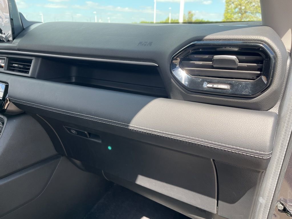 Certified 2025 Honda Pilot Touring image 33