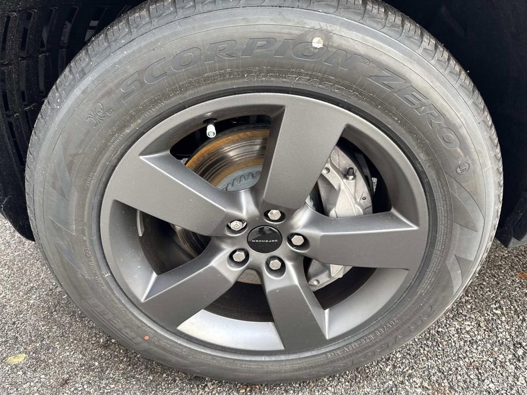 New 2026 Land Rover Defender 110 S image 10