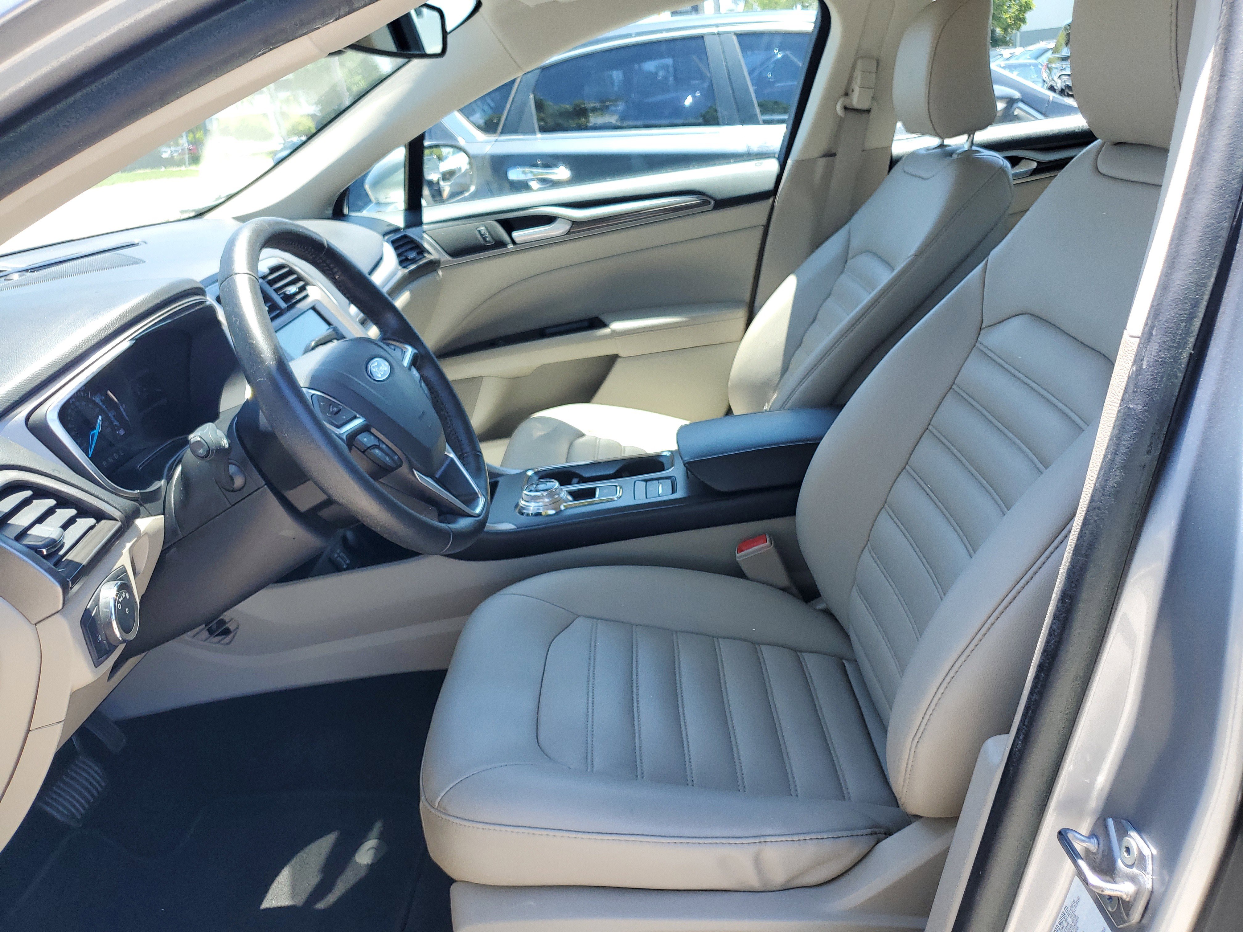 Used 2020 Ford Fusion SEL image 12