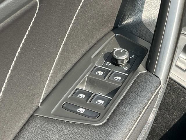 Used 2022 Volkswagen Tiguan SEL R-Line image 26