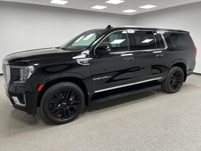 Used 2022 GMC Yukon XL Denali w/ Advanced Technology Package AWD/4WD image 6