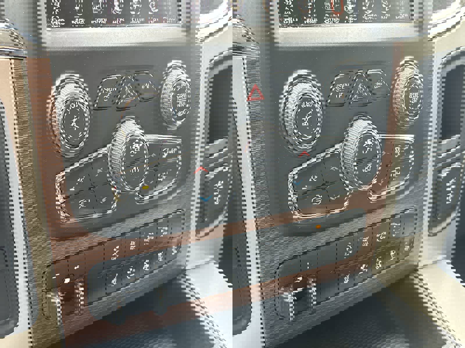 Used 2015 RAM 2500 Laramie w/ Protection Group image 20