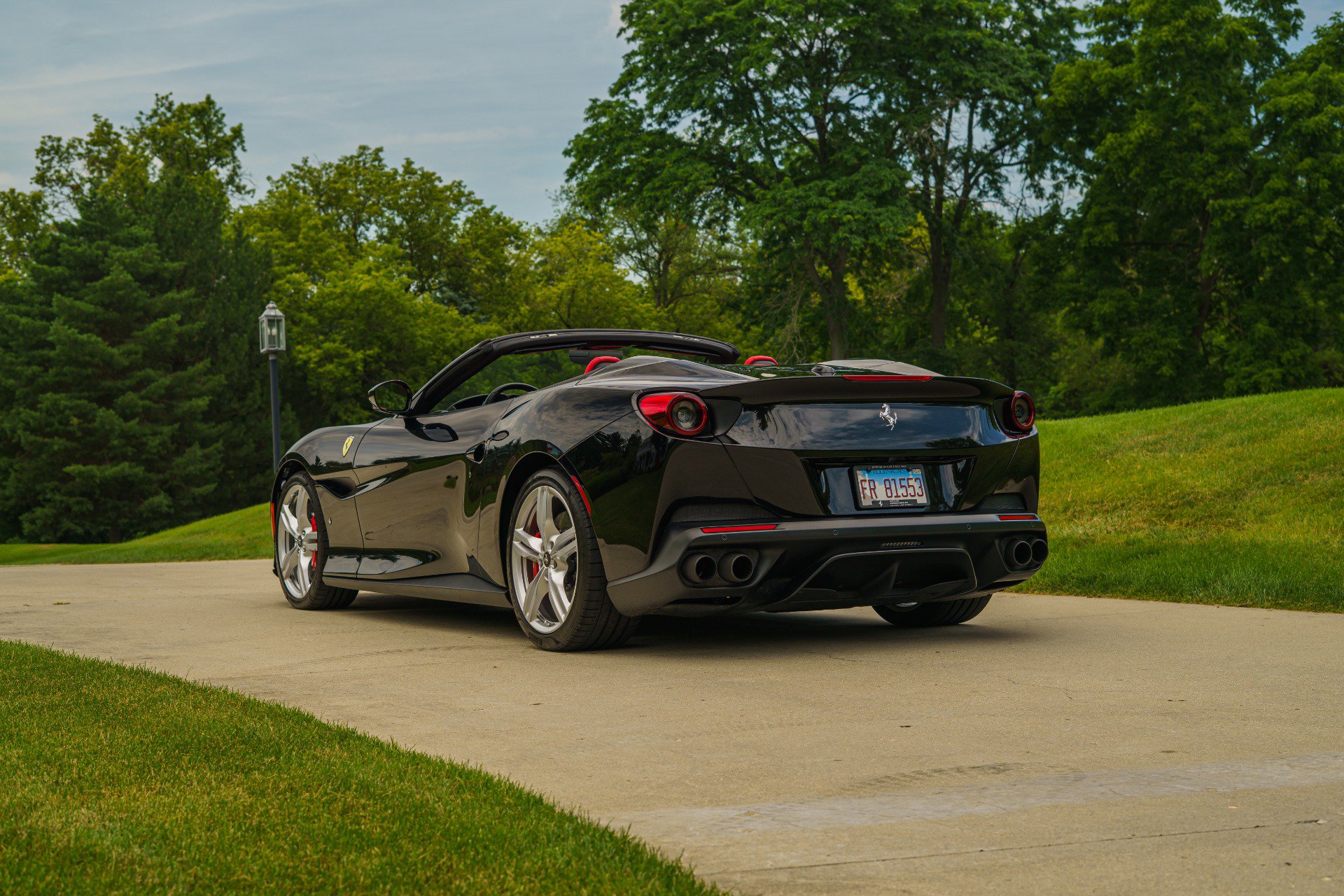 Used 2019 Ferrari Portofino RWD image 93