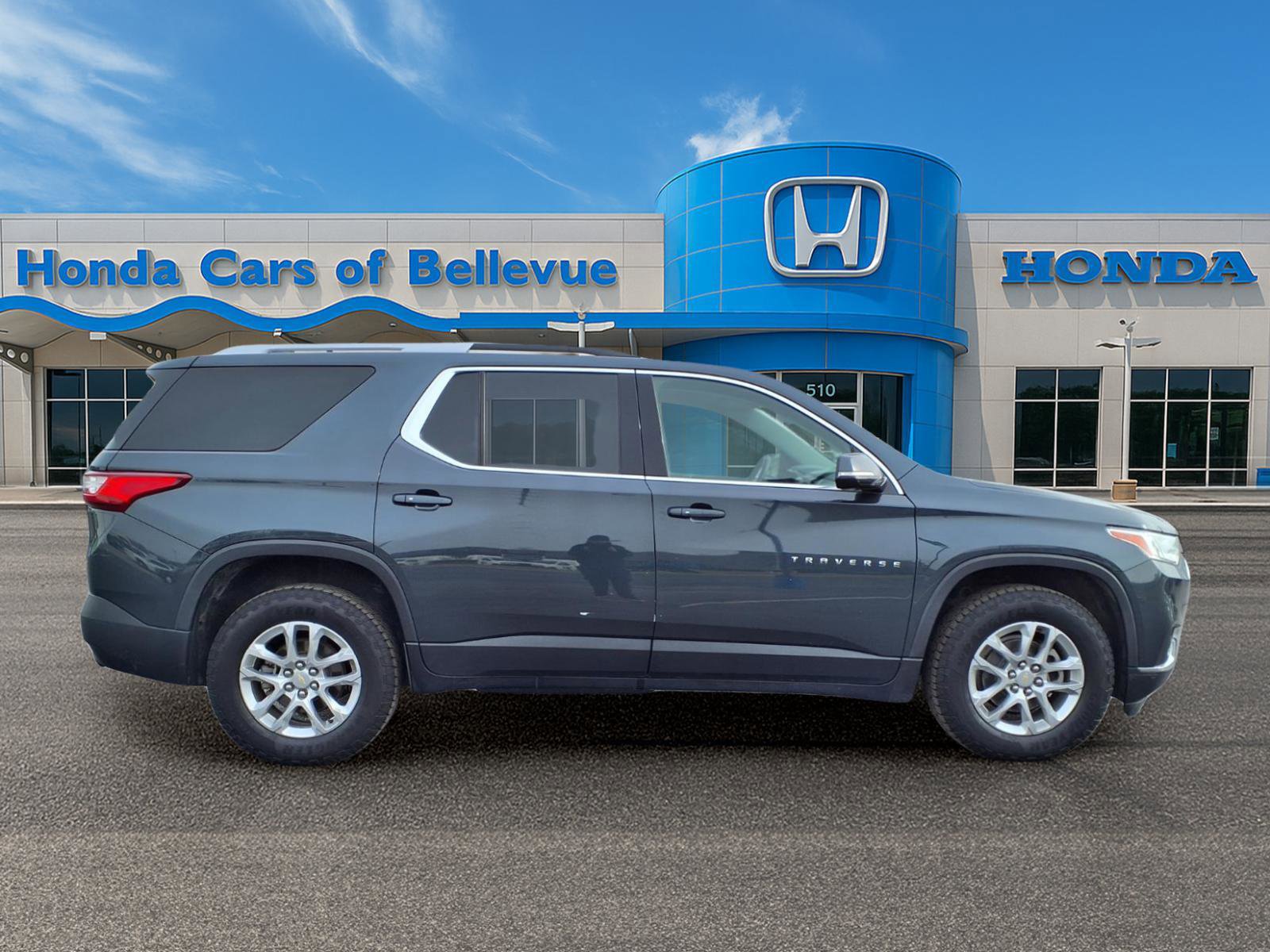 Used 2018 Chevrolet Traverse LT image 10