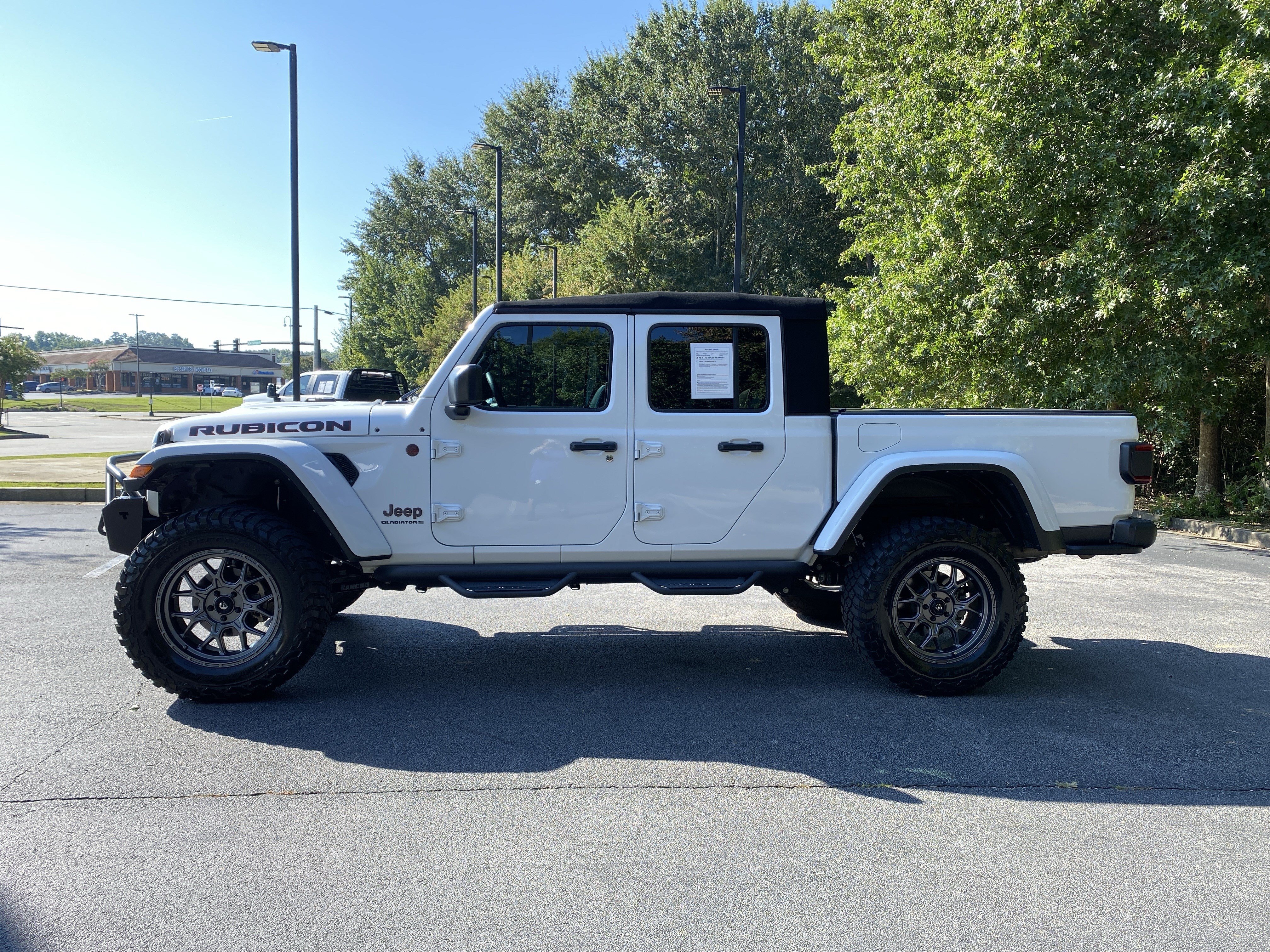 Used 2023 Jeep Gladiator Rubicon w/ LED Lighting Group AWD/4WD image 6