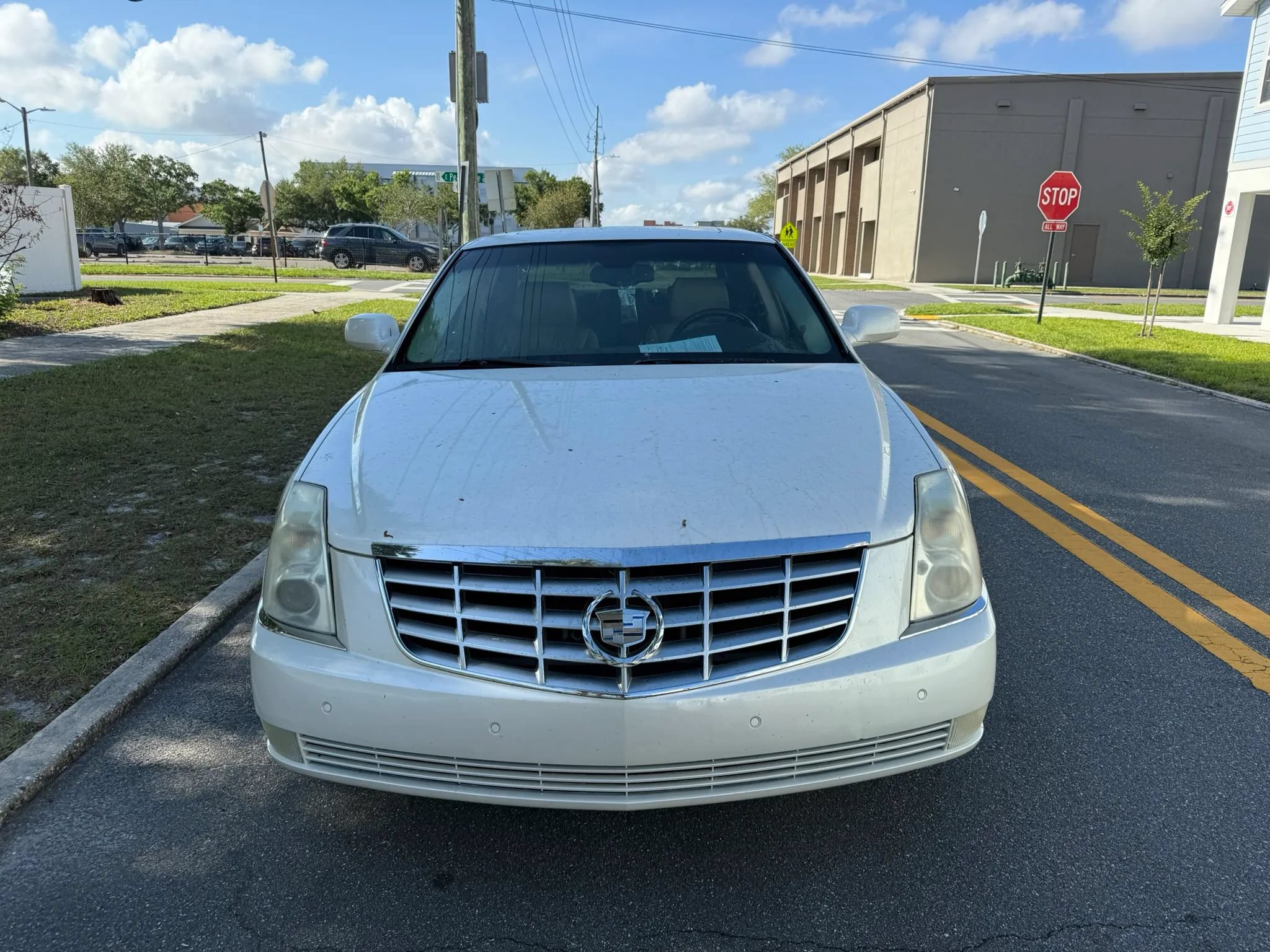 Used 2011 Cadillac DTS Luxury FWD image 1
