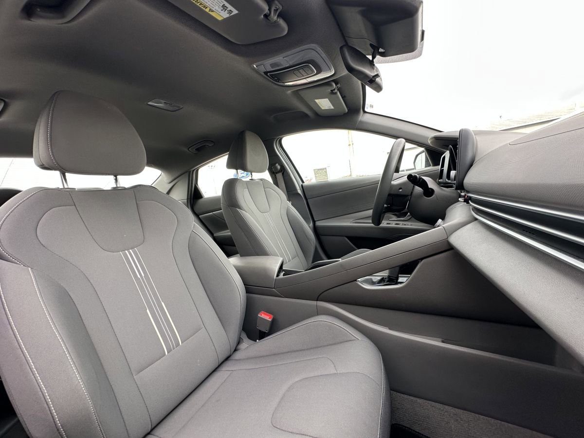 Used 2021 Hyundai Elantra SEL image 13