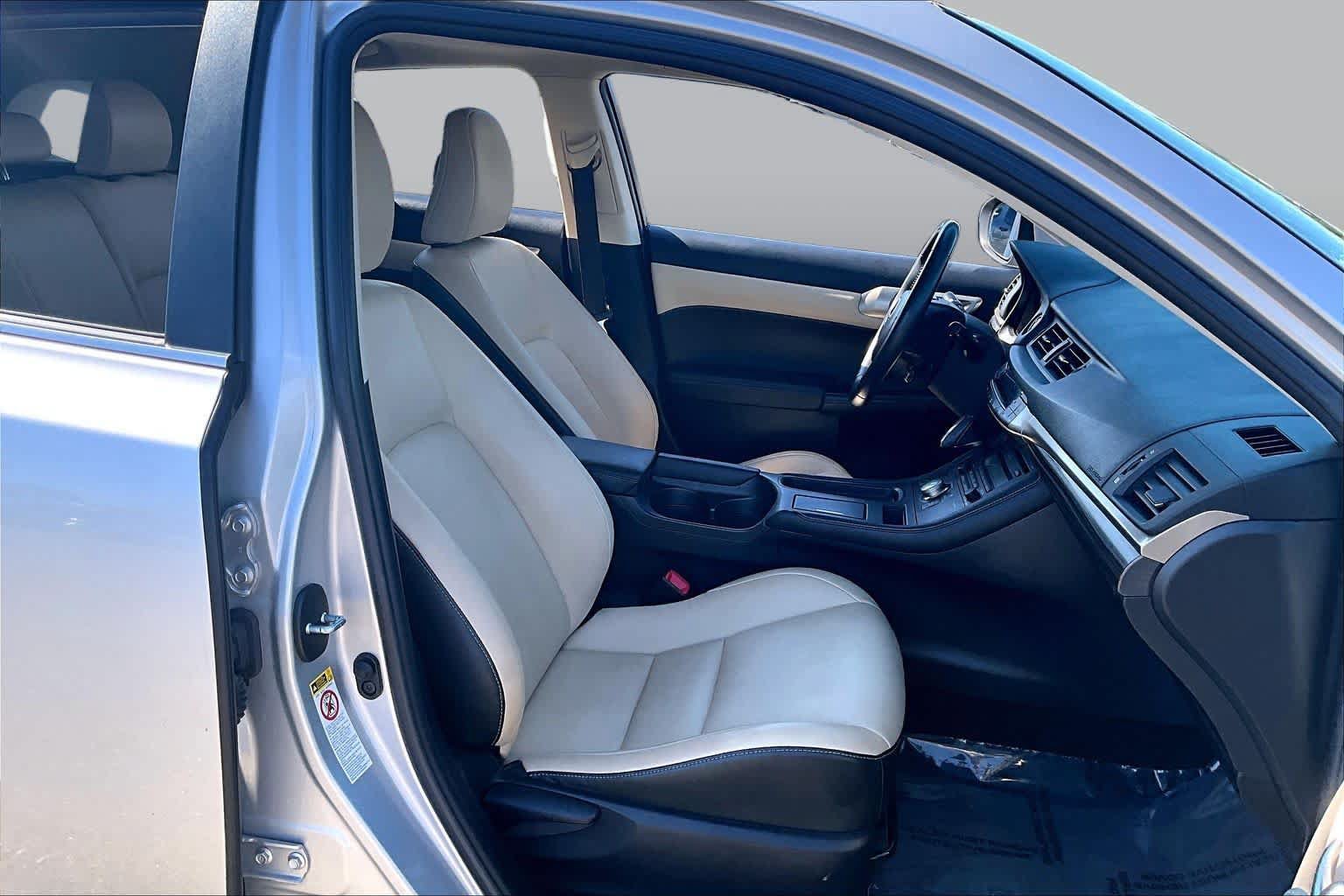 Used 2014 Lexus CT 200h FWD image 8