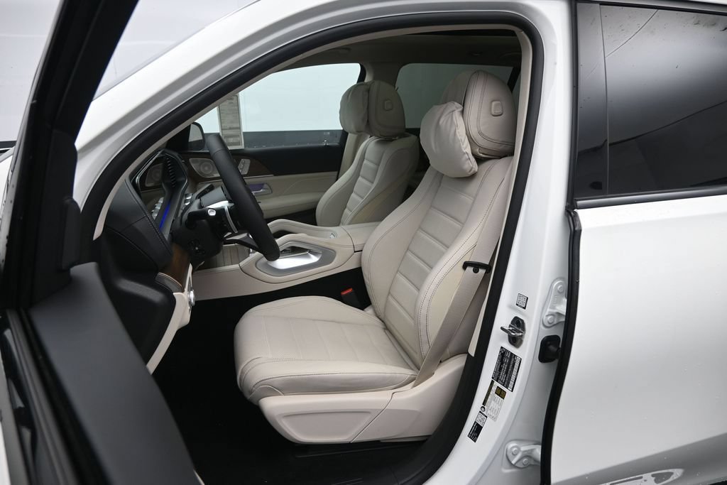 New 2026 Mercedes-Benz GLS 450 4MATIC image 18