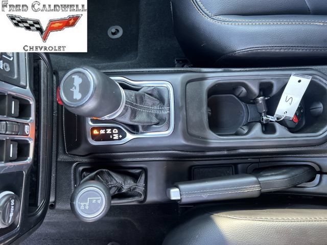 Used 2024 Jeep Wrangler Unlimited Sahara w/ Technology Group AWD/4WD image 21