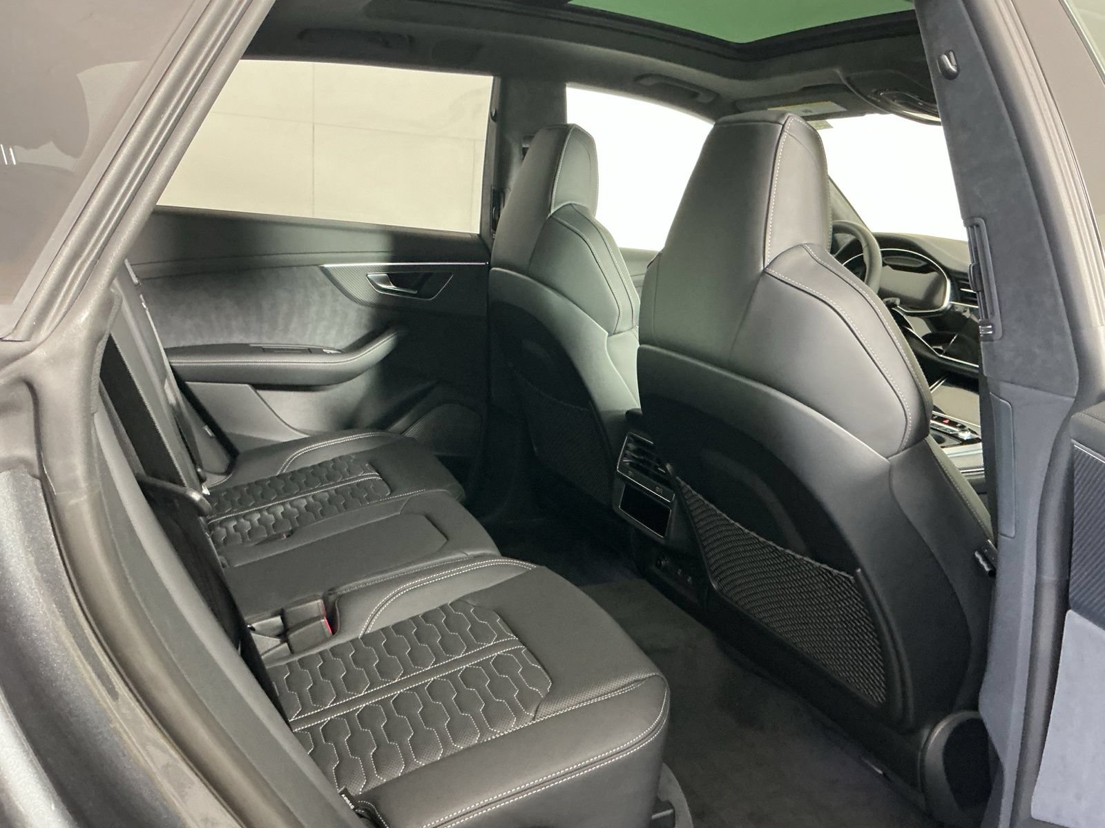 New 2027 Audi RS Q8 performance AWD/4WD image 19