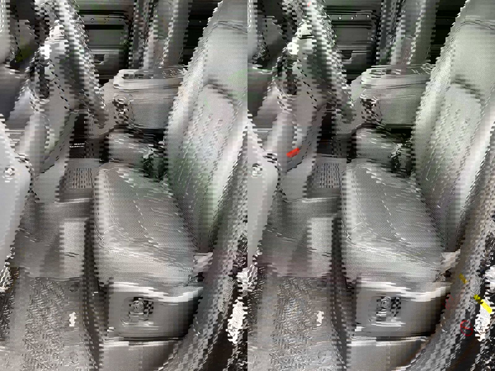 Used 2022 Land Rover Defender 110 X image 18