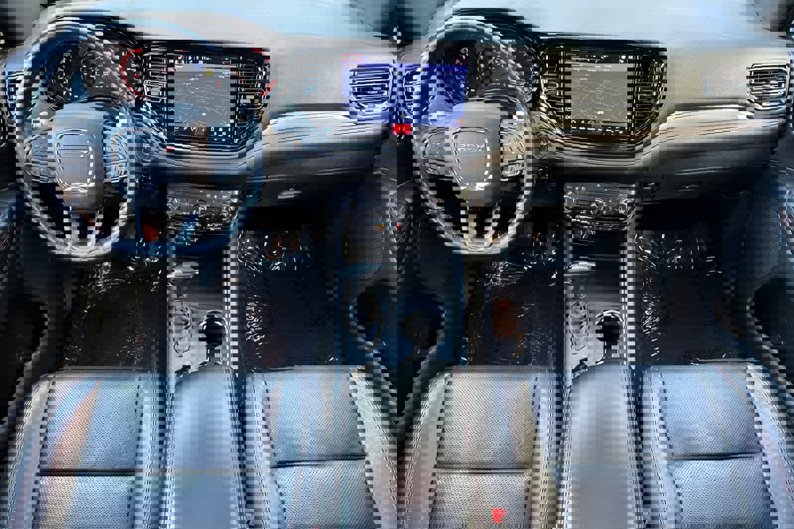 Used 2024 Dodge Durango GT image 3