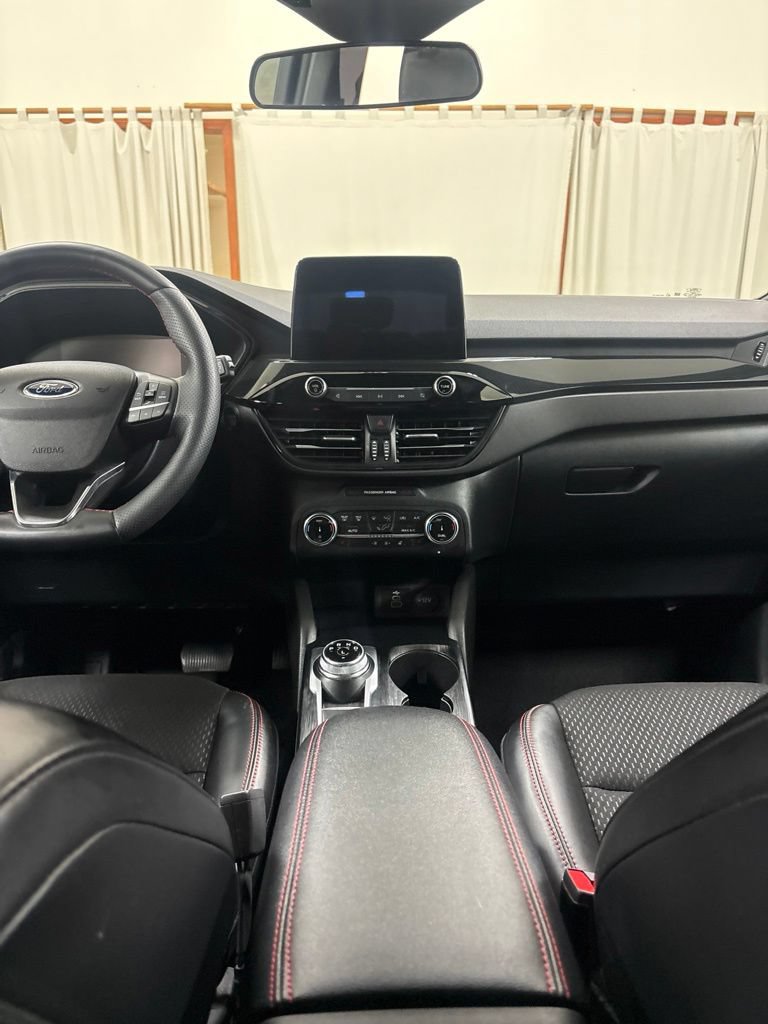 Used 2025 Ford Escape ST-Line Select AWD/4WD image 19